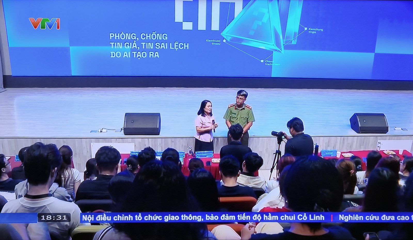 Bản tin VTV1 đưa tin TS. Tạ Bích Loan và chương trình tập huấn Tin AI phòng chống tin giả tại Trường Đại học Văn Lang