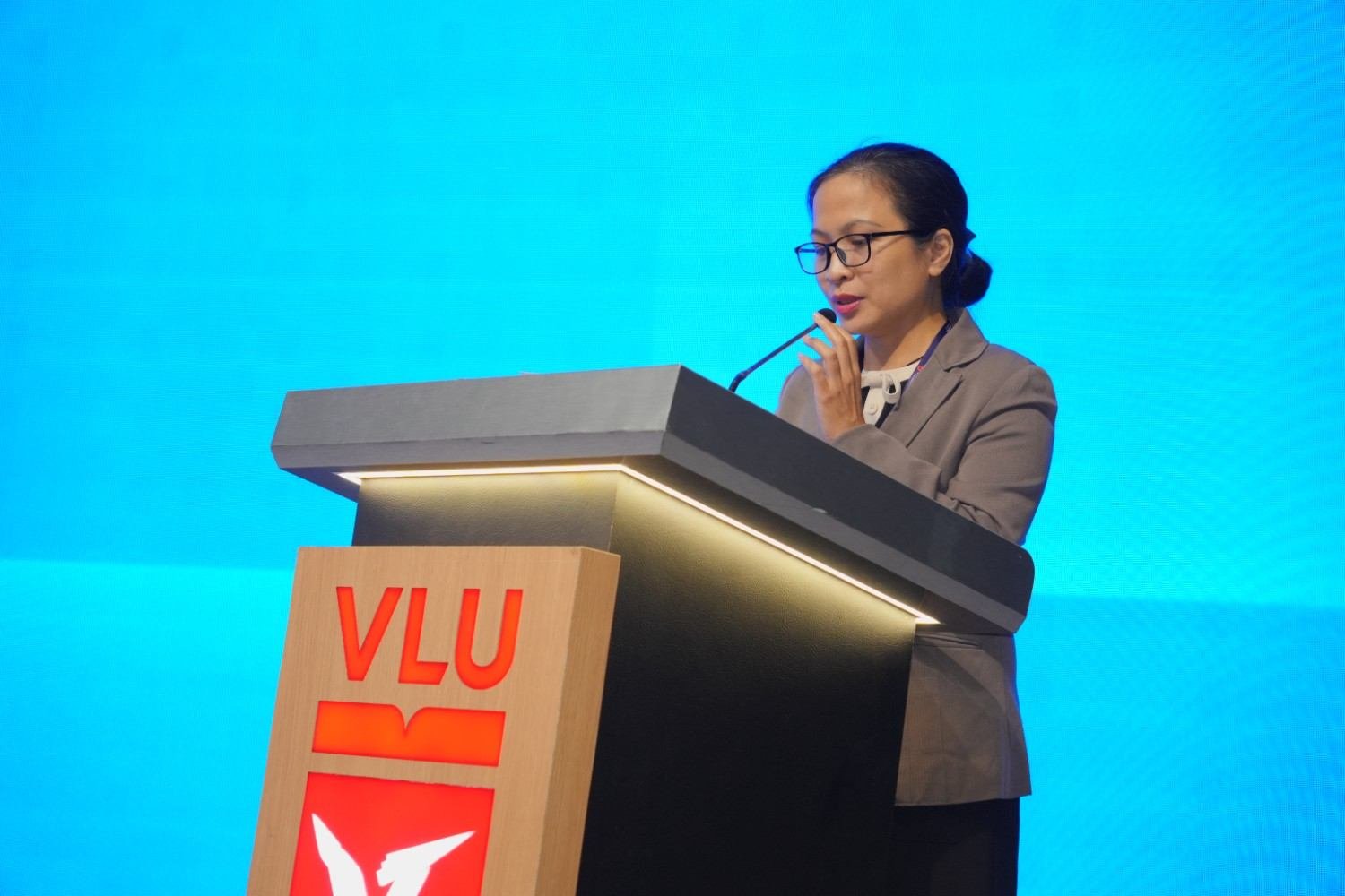 TS. Lê Vũ Điệp đại diện Khoa Quan hệ Công chúng và Truyền thông Trường ĐH Văn Lang